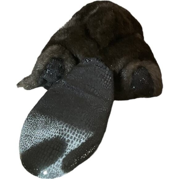 Folkmanis Realistic Beaver Puppet Plush Toy - Picture 4 of 10